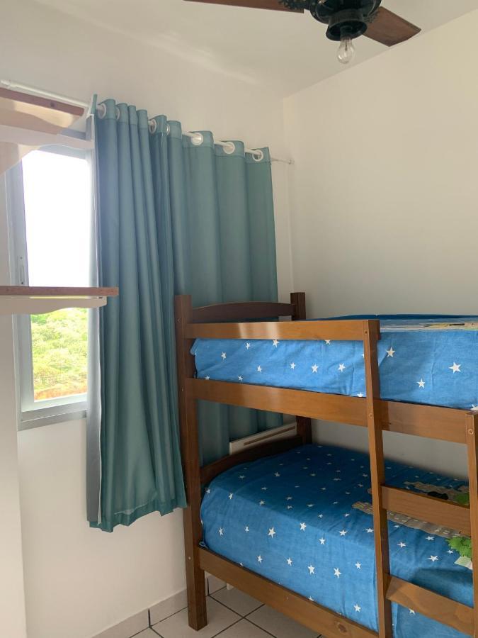 Apartamento Pe Na Areia E Aguas Tranquilas No Centro De กวาราปารี ภายนอก รูปภาพ